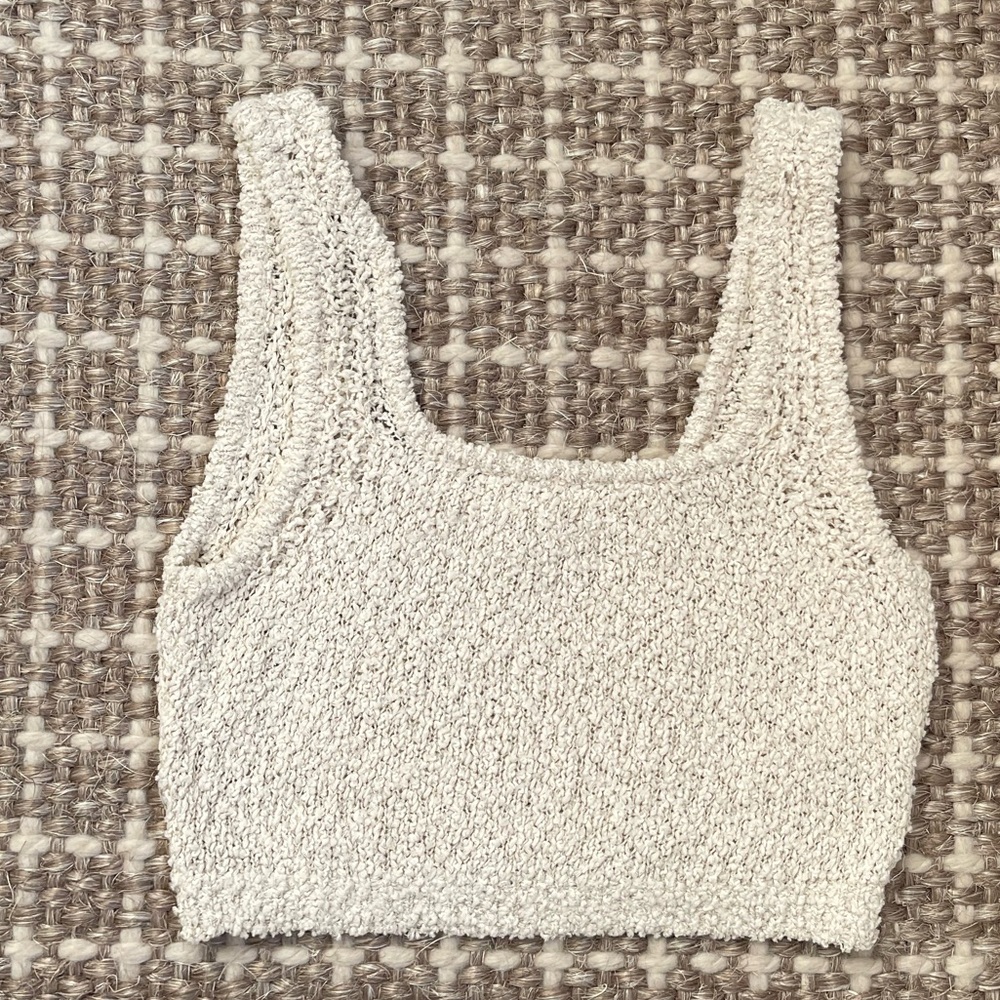 Aritzia - Babaton Arjun Knit Top Size M